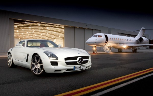 private-jet-and-mercedes-sls-amg-wallsank_439708